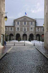 Cool, Cobbled Courtyard 